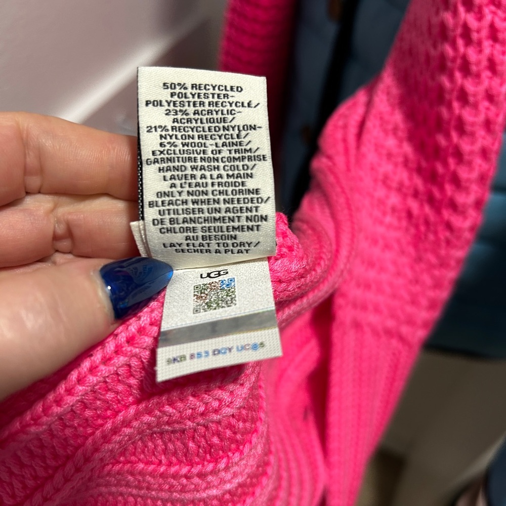 UGG French Pink scarf. NWT - Picture 5 of 7